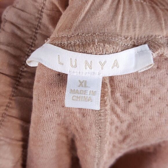 LUNYA Womens Shorts XL Tan Pull On Sweat Bermuda Pockets DOUBLE FACED $148 - Picture 3 of 10